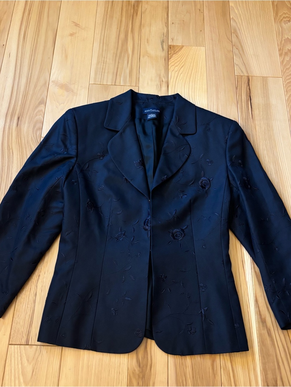 Vintage Y2K Ann Taylor Silk Navy Blue Floral Embroidered Blazer Jacket